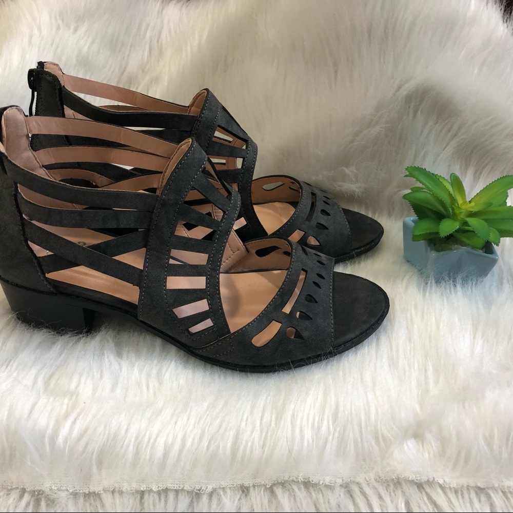 JG Women’s Gray Ankle Booties Size 8